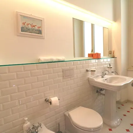 Casa Elli Serbelloni 12 *